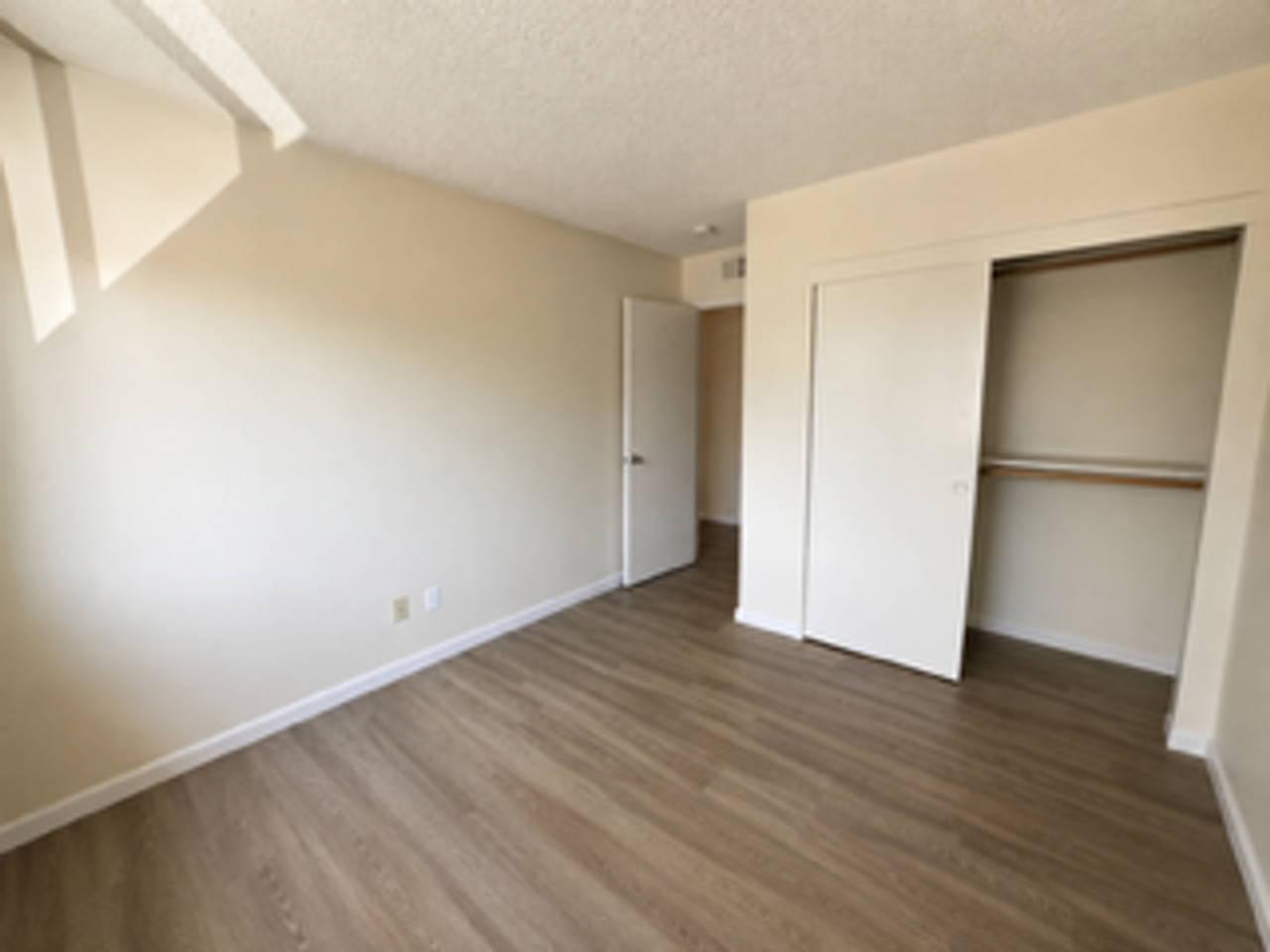 2117 Palisade Ave #4 - Photo 5 of 8