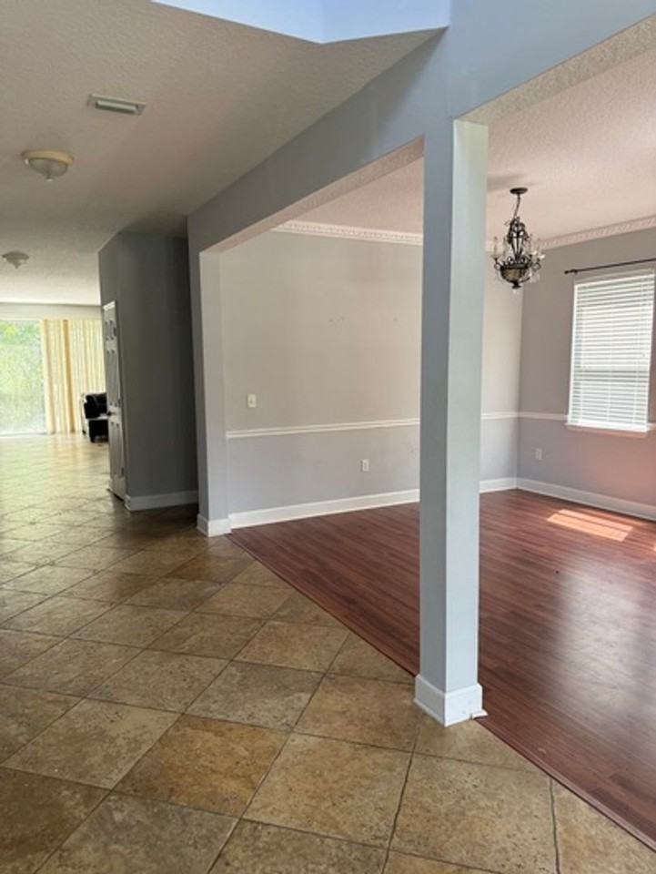 1676 Majestic View Ln - Photo 5 of 17