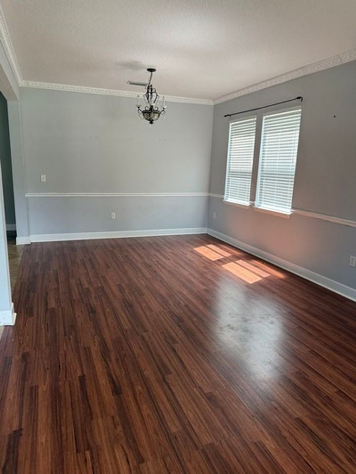 1676 Majestic View Ln - Photo 6 of 17