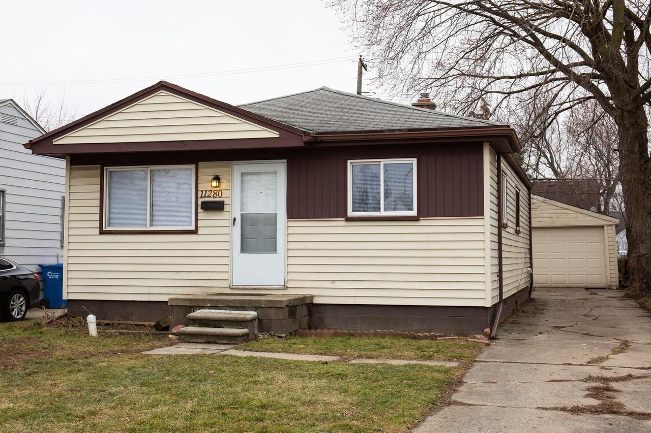 11280 Dodge Ave - Photo 2 of 18