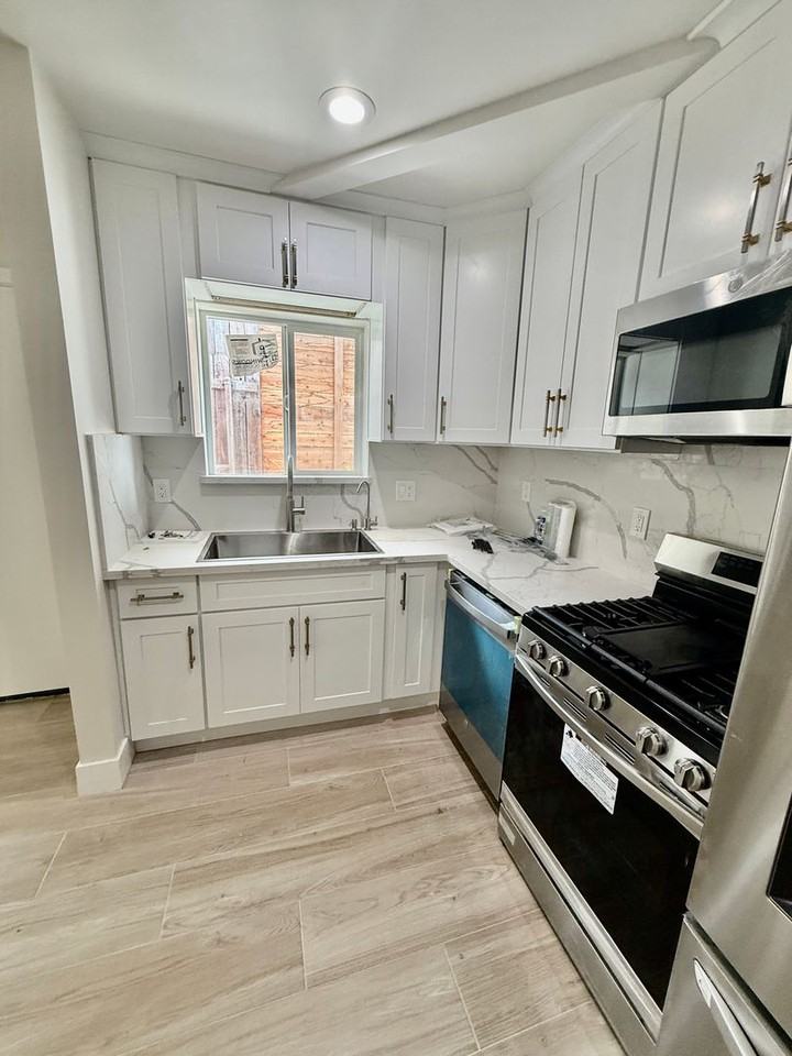 1185 Zircon St #1 - Photo 5 of 11