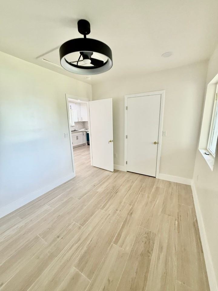 1185 Zircon St #1 - Photo 7 of 11
