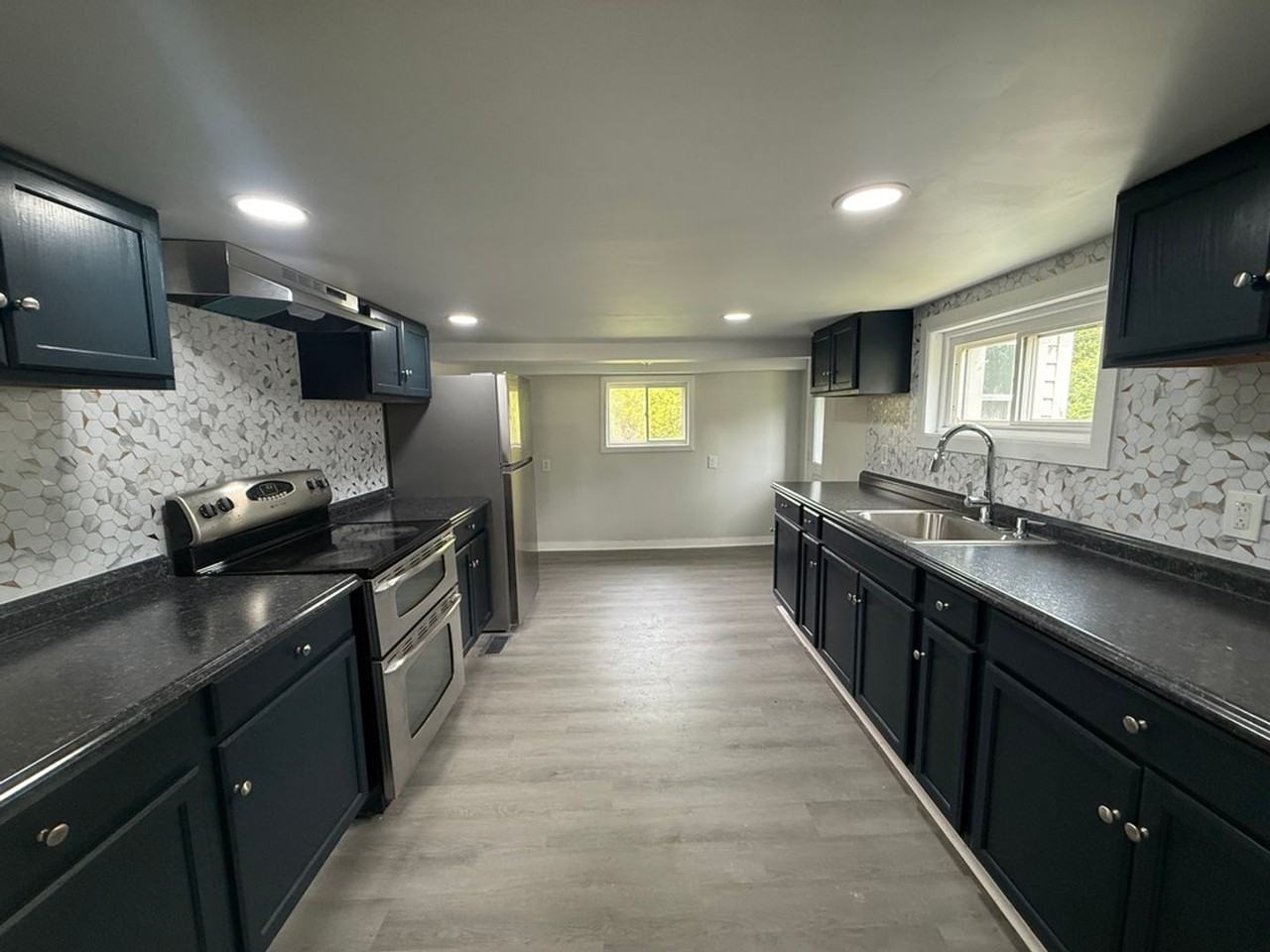 5577 Station St - Photo 2 of 11