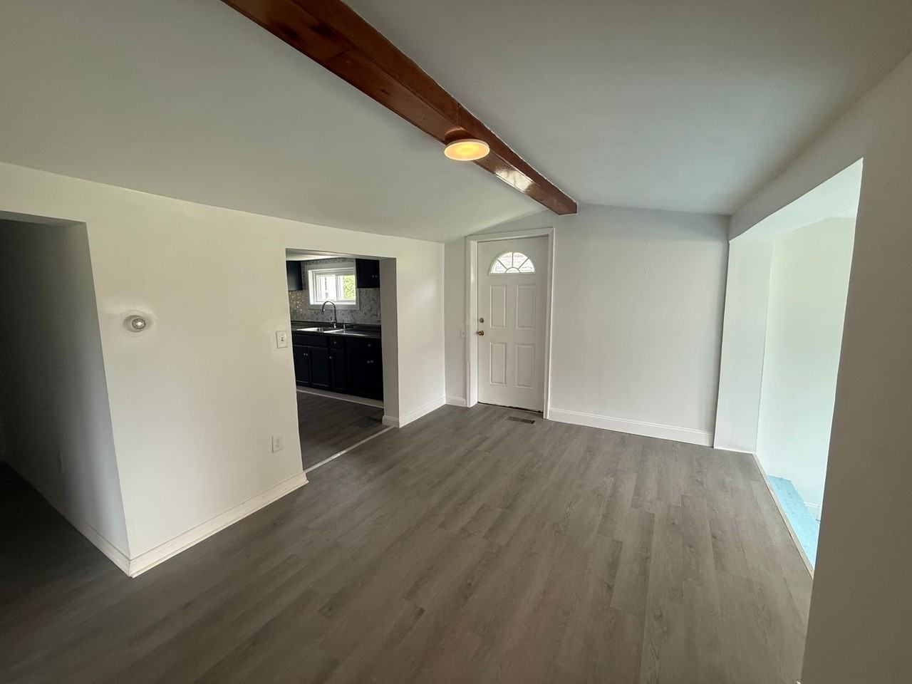 5577 Station St - Photo 4 of 11