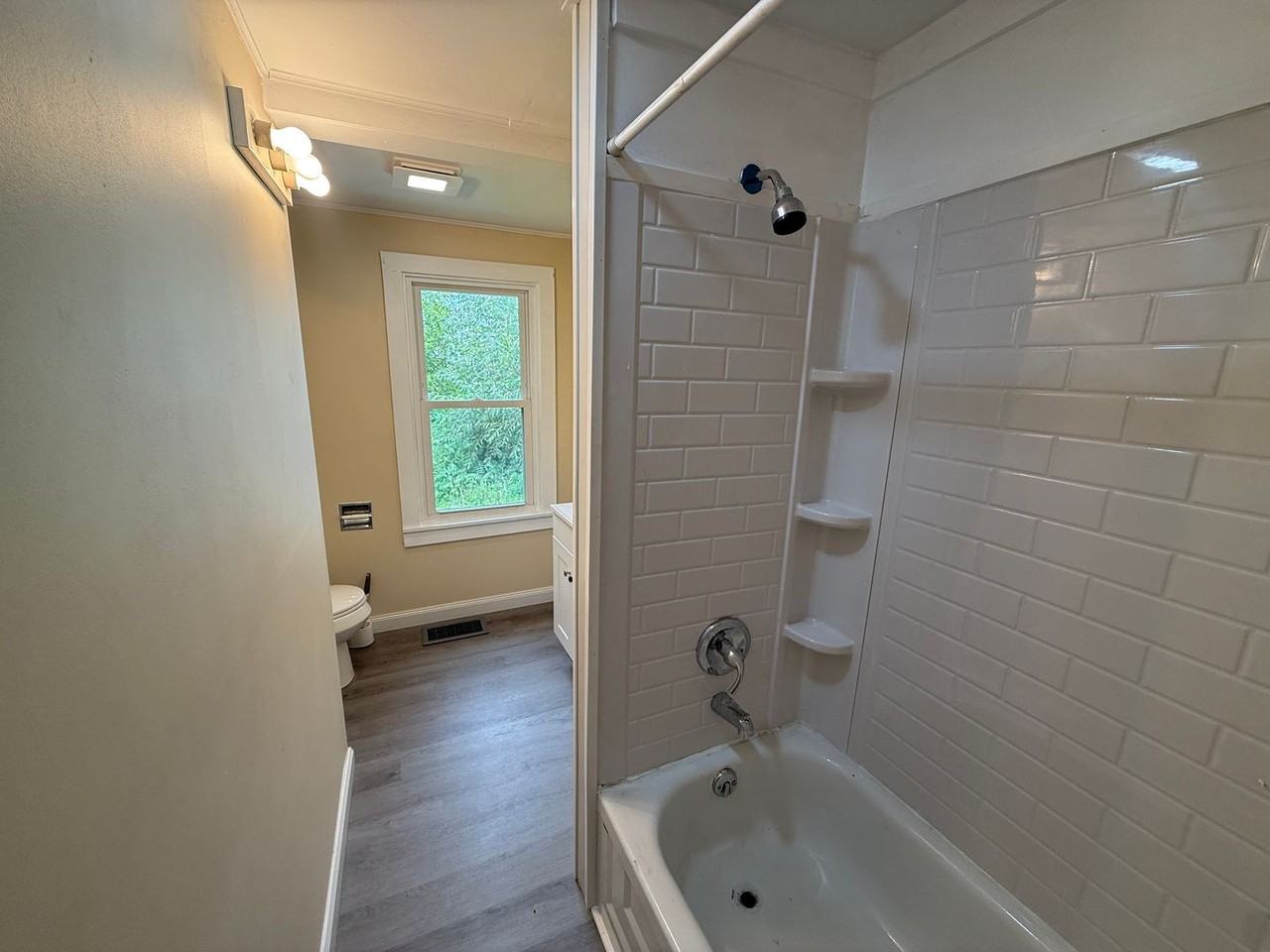 5577 Station St - Photo 6 of 11