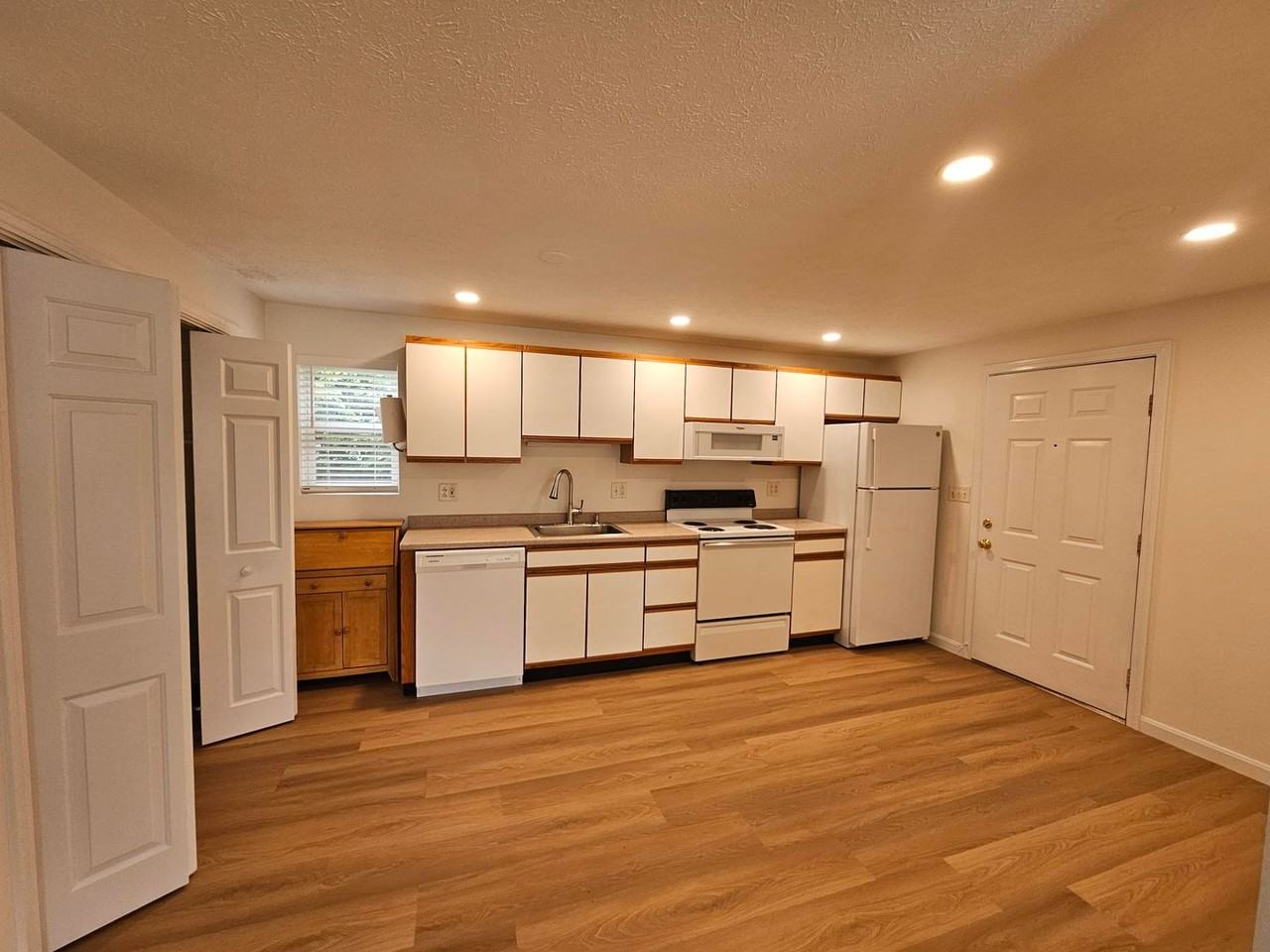 362 Concord St - Photo 2 of 15