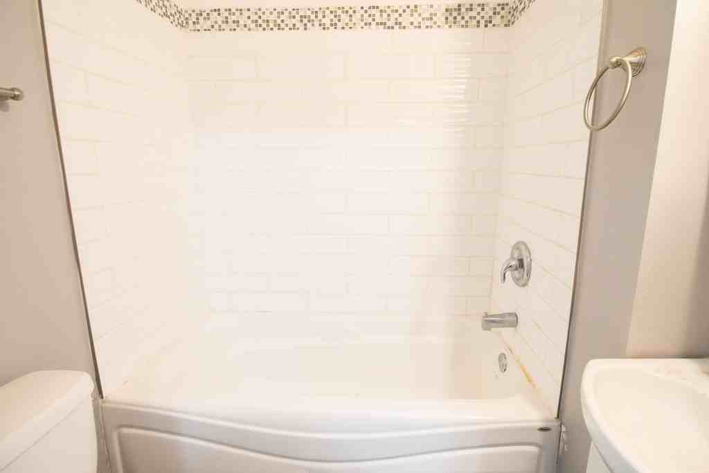 1 Ormond St N - Photo 6 of 9