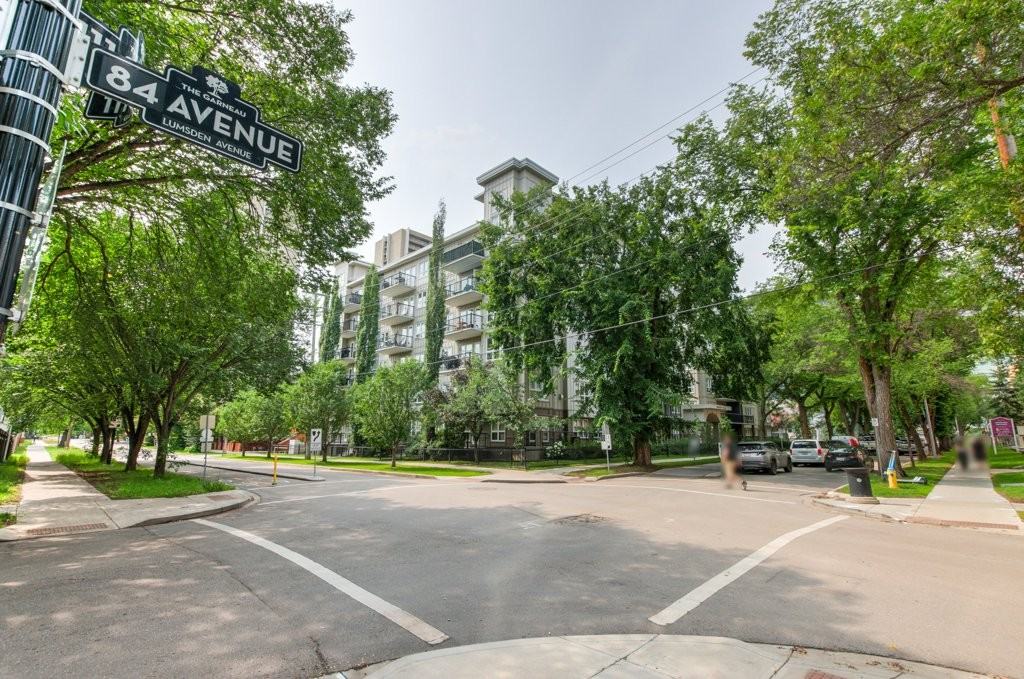 11103 84 Avenue Garneau neighborhood - Photo 2 of 50