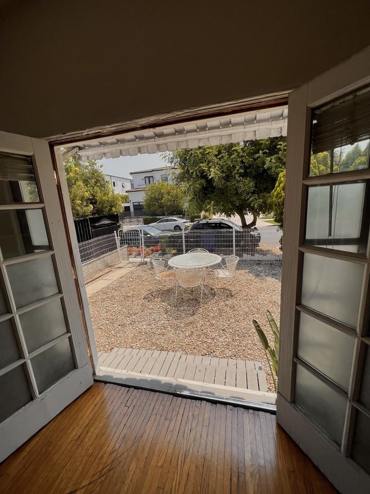 533 North Alta Vista Boulevard - Photo 4 of 25