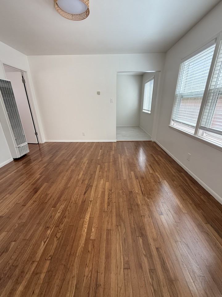 247 5th St #B - Photo 2 of 10
