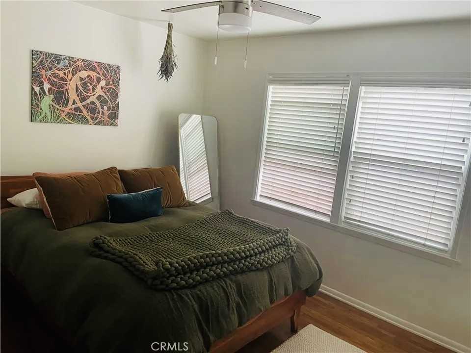 247 5th St #B - Photo 6 of 10