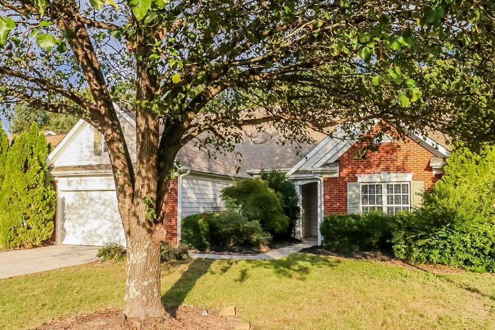 15541 Dehavilland Dr - Photo 4 of 17