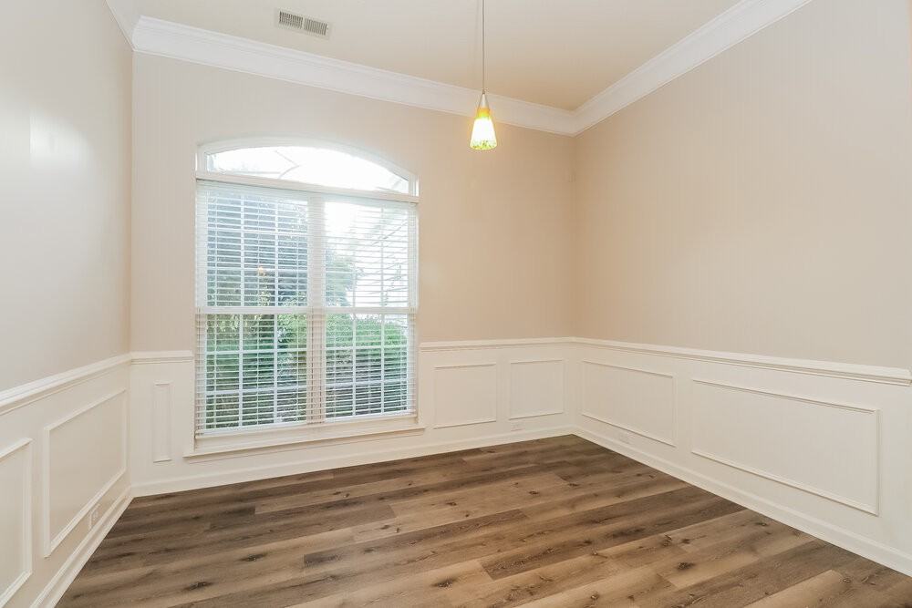 15541 Dehavilland Dr - Photo 7 of 17