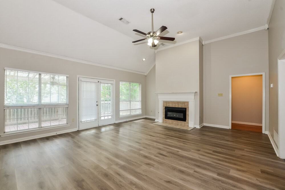 6741 Crystal Dr - Photo 5 of 17