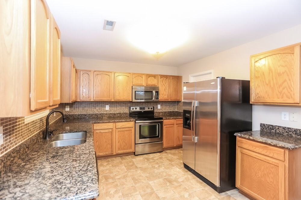 9403 Swallow Tail Ln - Photo 7 of 15