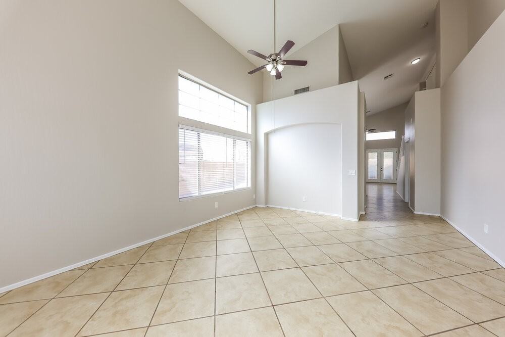 2102 S 114th Ln - Photo 4 of 17
