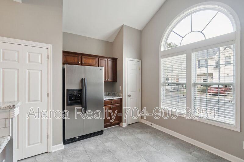4218 Amherst Villa Ct - Photo 4 of 21