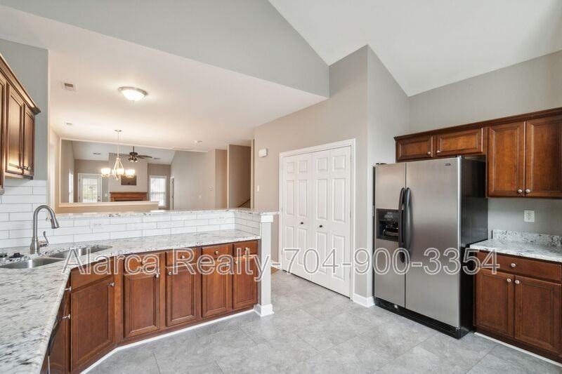 4218 Amherst Villa Ct - Photo 5 of 21