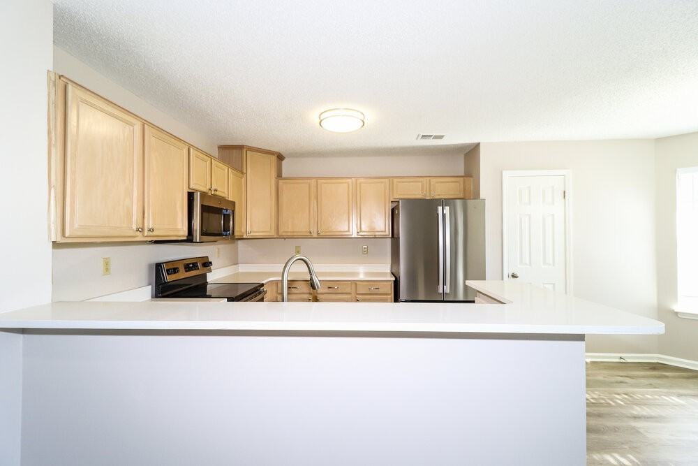 7121 Show Boat Ln - Photo 6 of 15