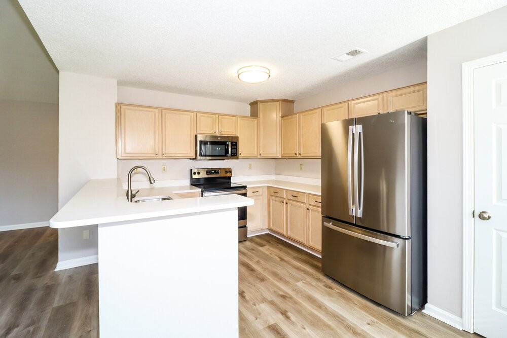 7121 Show Boat Ln - Photo 7 of 15