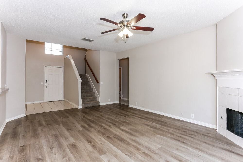3404 Roddy Dr - Photo 6 of 17