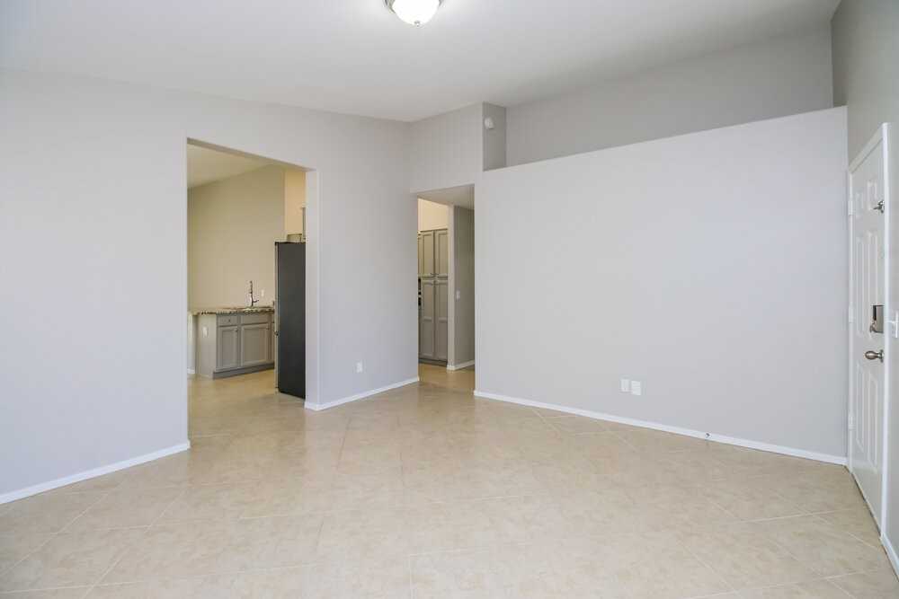 973 E Yuma Ave - Photo 3 of 16
