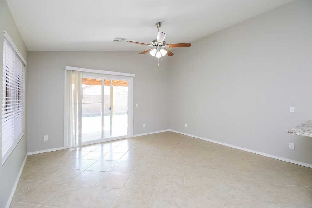 973 E Yuma Ave - Photo 5 of 16
