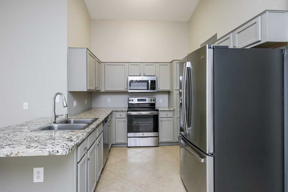 973 E Yuma Ave - Photo 7 of 16