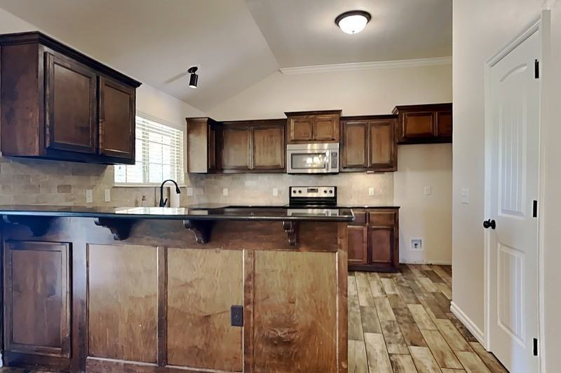 12505 Edison Dr - Photo 3 of 19