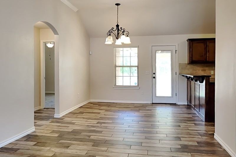 12505 Edison Dr - Photo 5 of 19