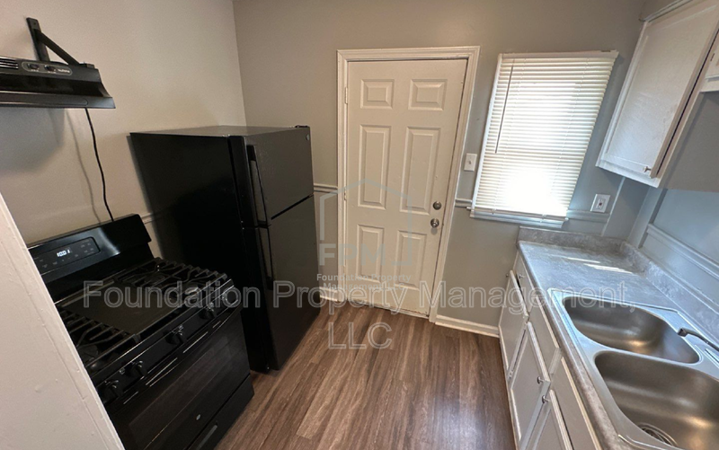 3025 Gulf Ave - Photo 4 of 12