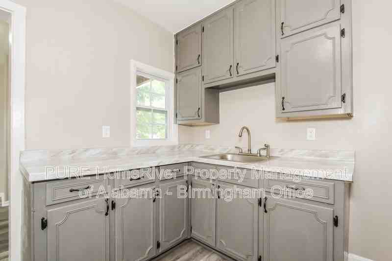 208 22nd St Sw - Photo 4 of 20