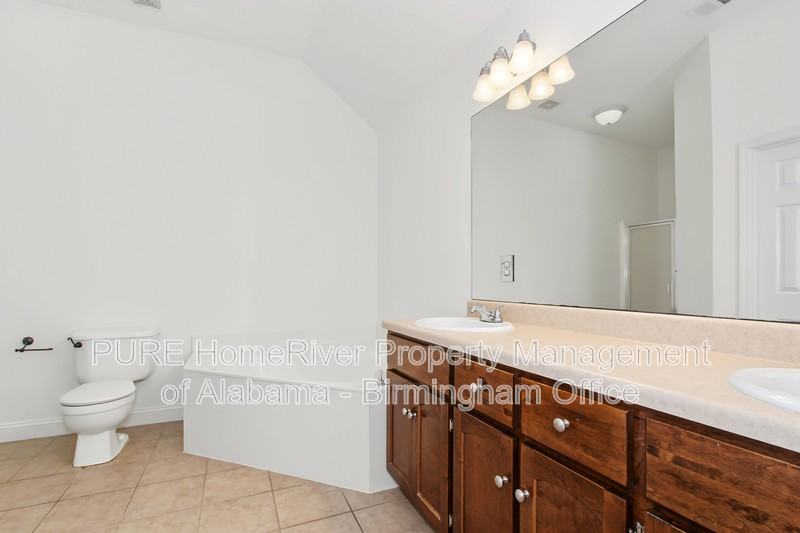 456 Highland Cove Dr - Photo 4 of 20