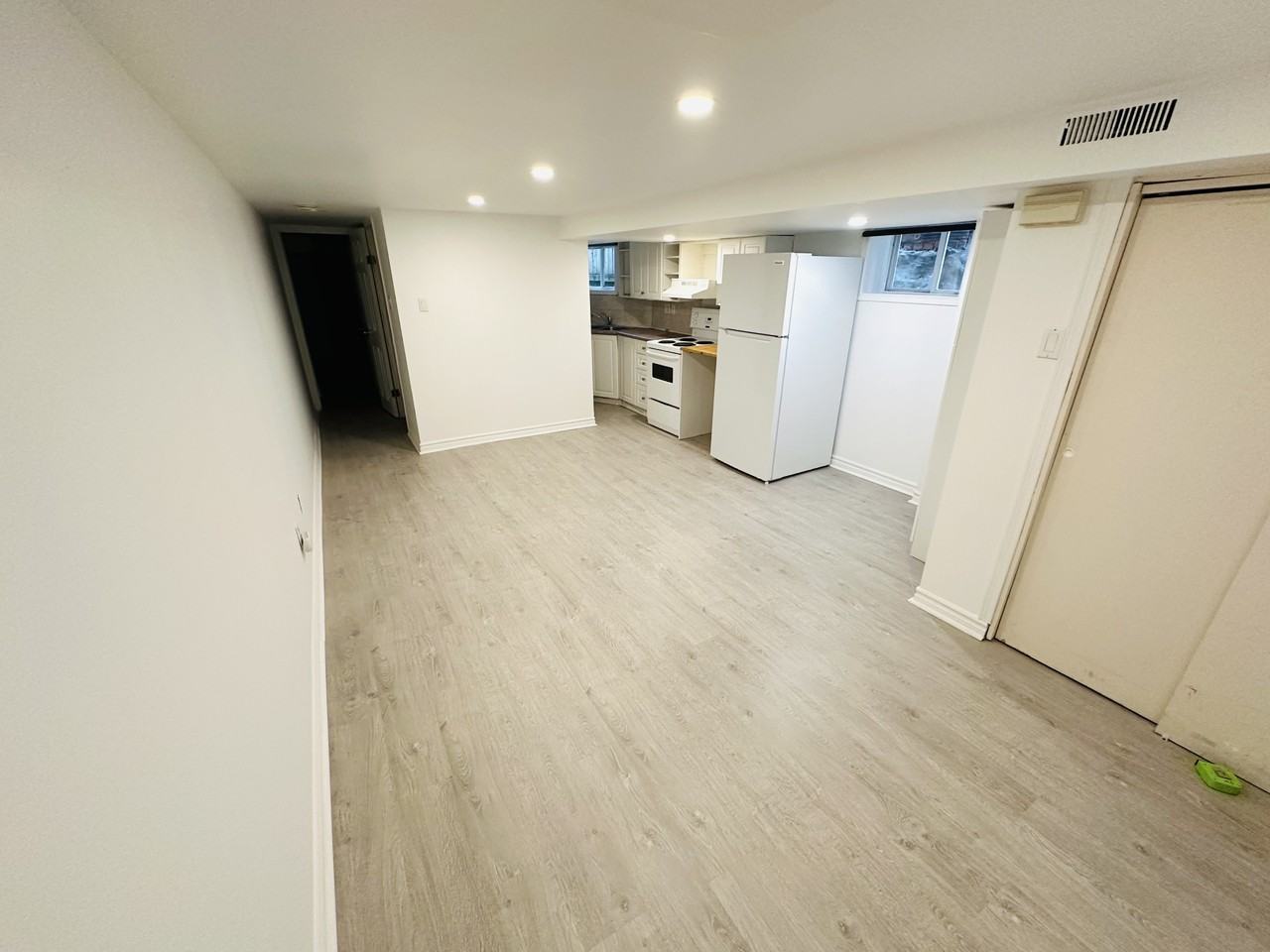 1189 Dufferin St