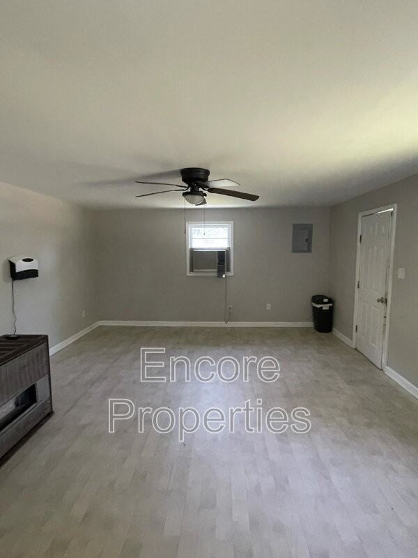 1102 Ferndale Ln - Photo 5 of 7