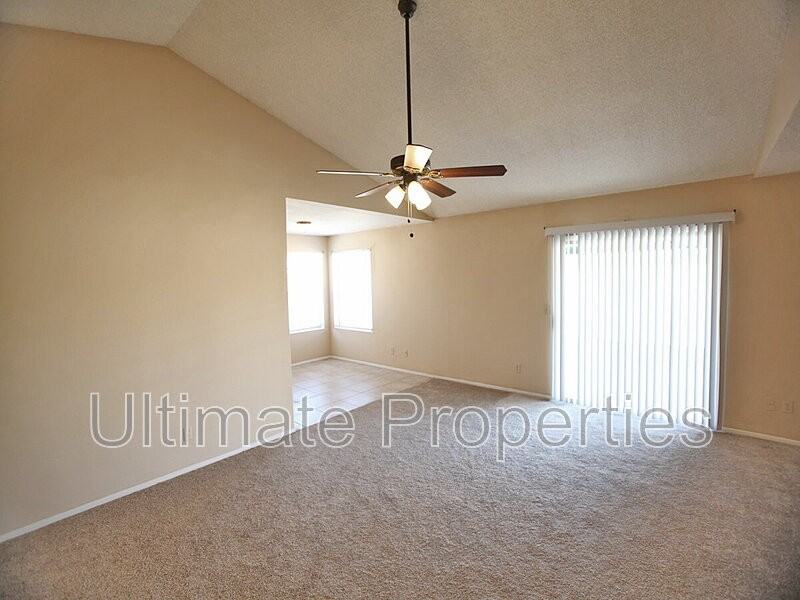 6938 W Cochise Dr - Photo 2 of 15