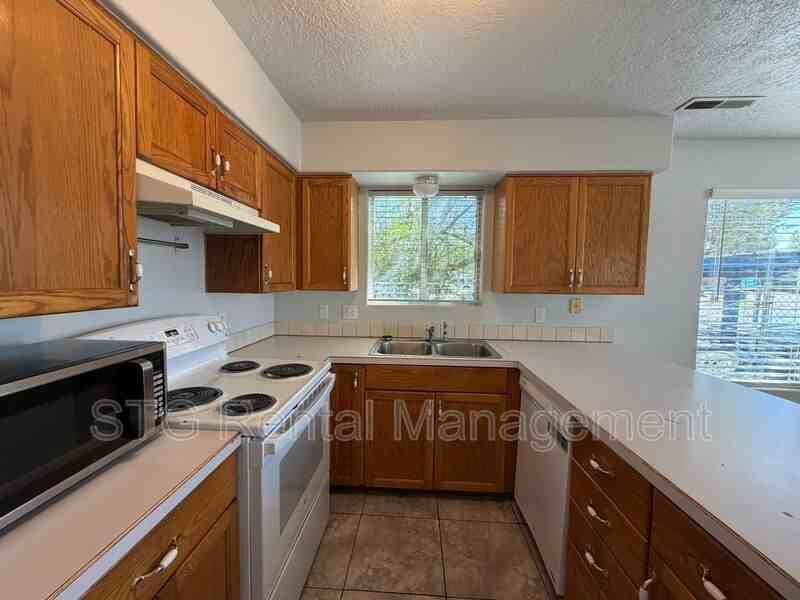 433 Eastsouth #2 - Photo 6 of 21