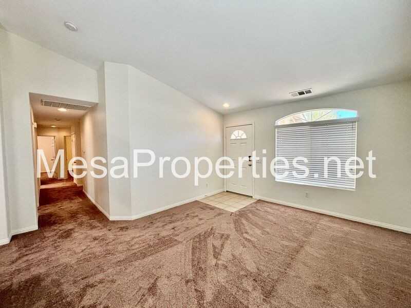 15976 Elkins St - Photo 5 of 31