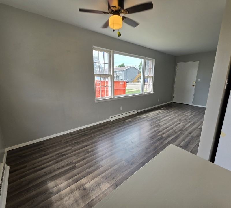 112 Andrew Ave - Photo 4 of 18