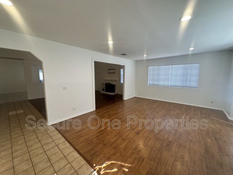 1731 Damon St - Photo 4 of 28