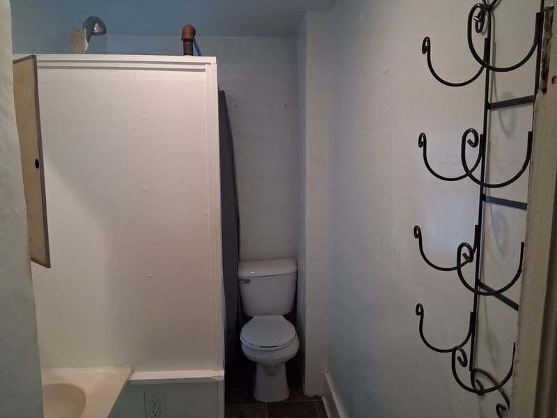 220 6th St - Photo 7 of 12