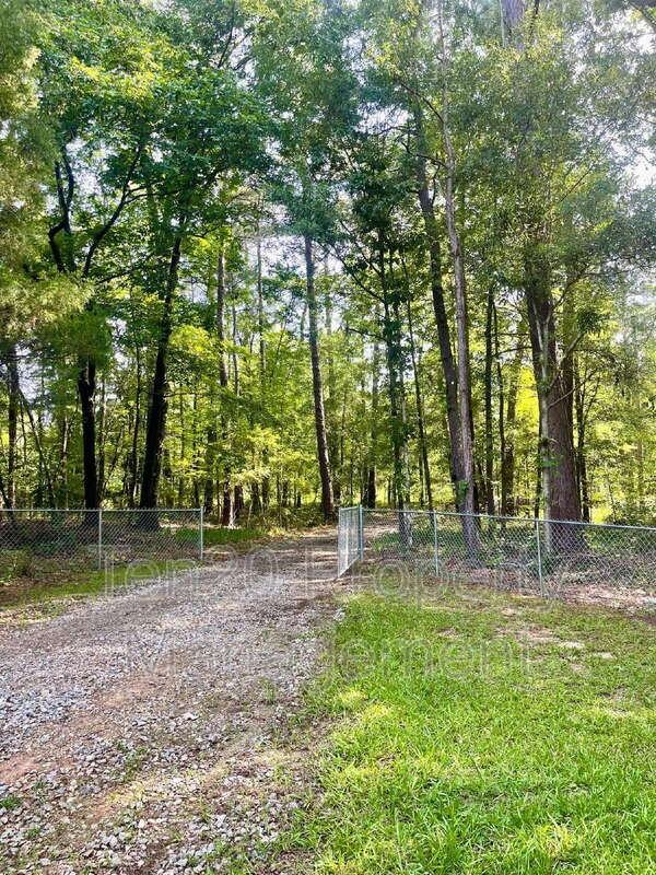 60 Reynolds Rd W - Photo 2 of 24