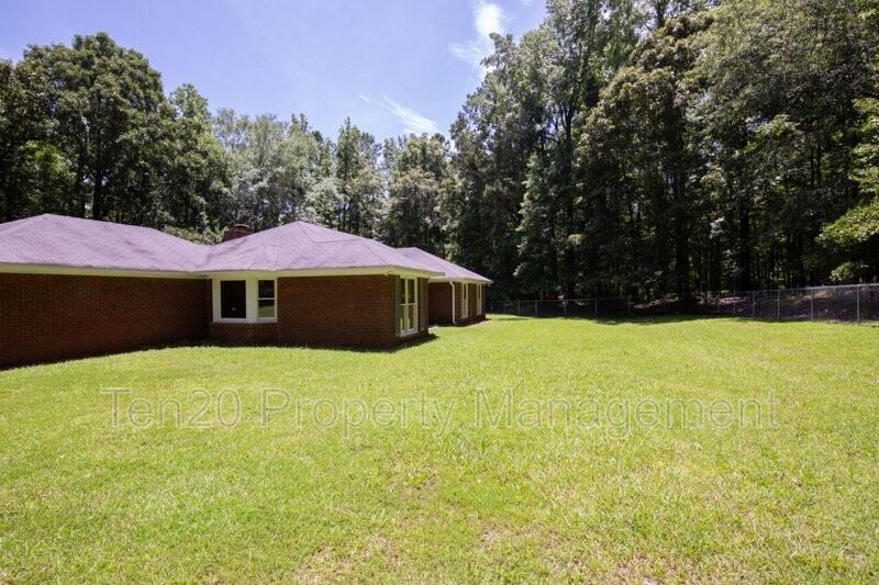 60 Reynolds Rd W - Photo 3 of 24