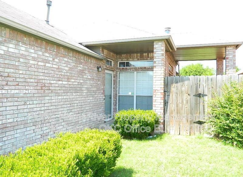 1705 Sw 23rd St - Photo 2 of 21