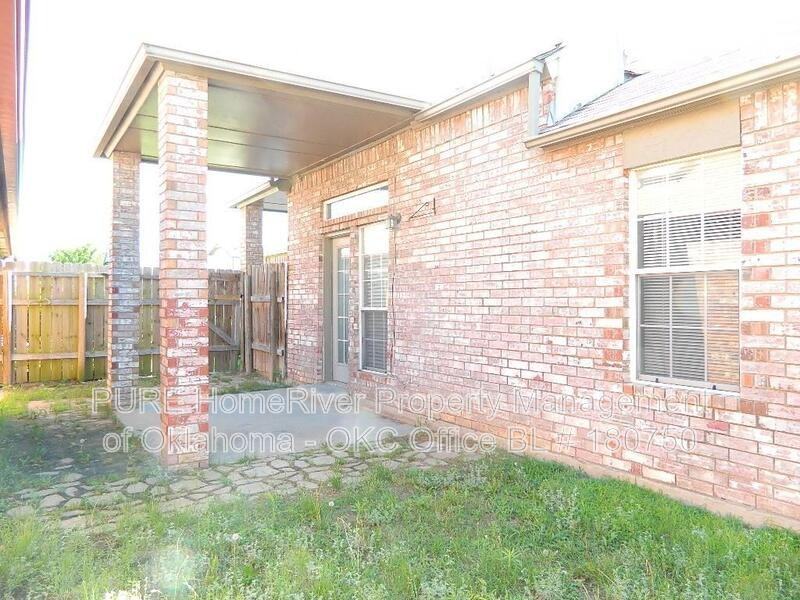 1705 Sw 23rd St - Photo 3 of 21