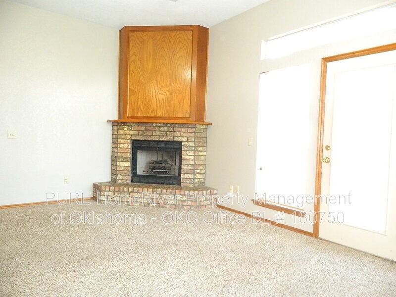 1705 Sw 23rd St - Photo 5 of 21