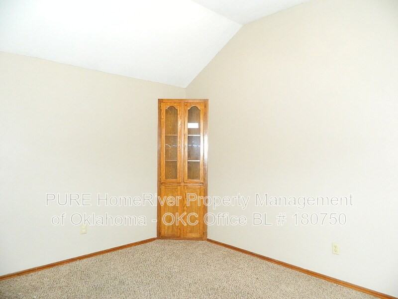 1705 Sw 23rd St - Photo 6 of 21