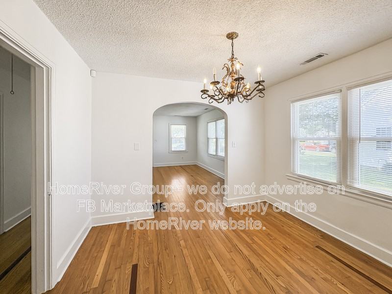 1511 Castleberry Ave - Photo 3 of 19