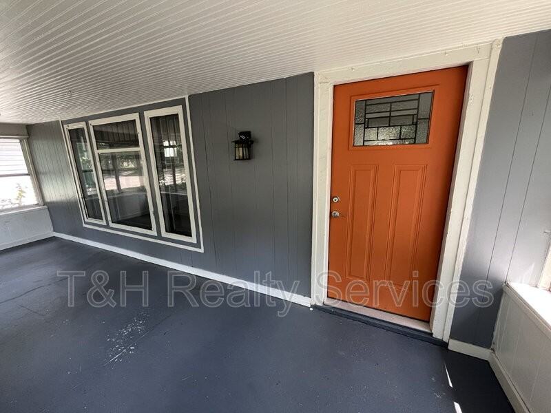 4069 Graceland Ave - Photo 4 of 21
