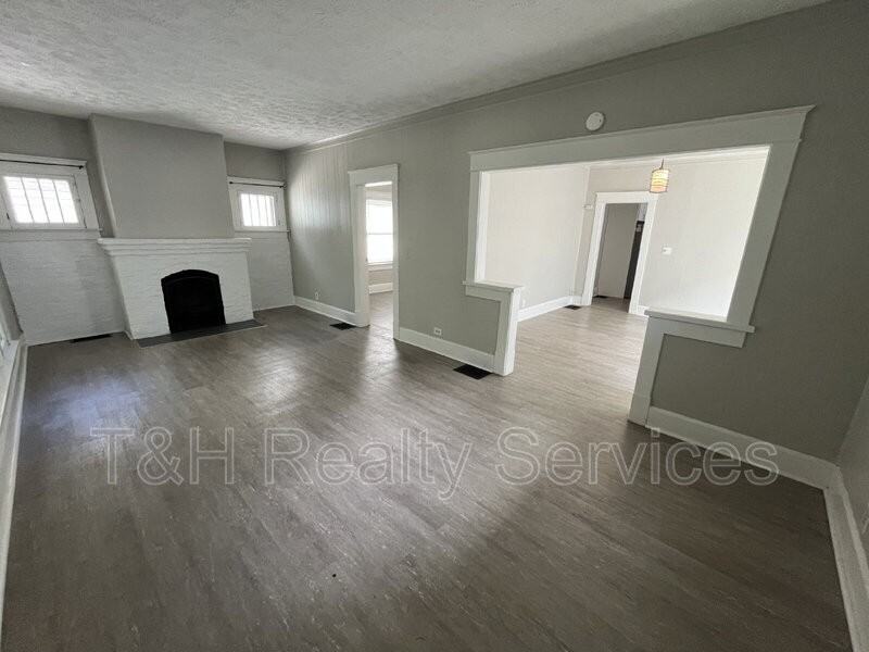 4069 Graceland Ave - Photo 6 of 21